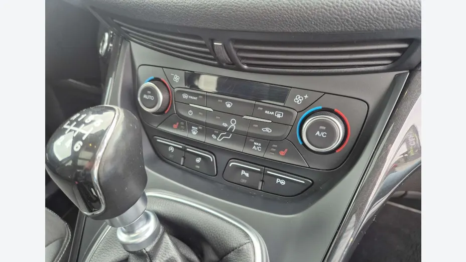 FORD Kuga -