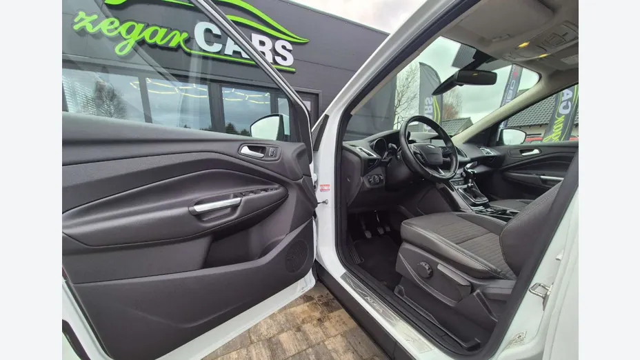 FORD Kuga -