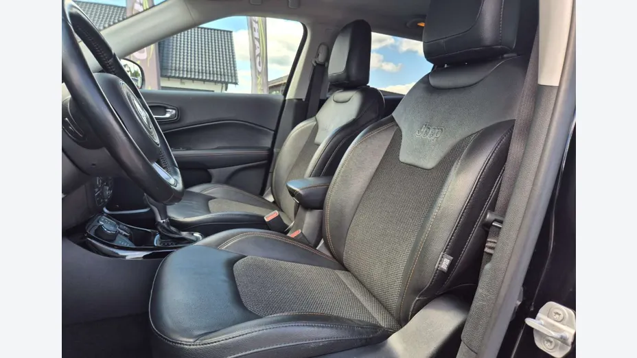 JEEP Compass -