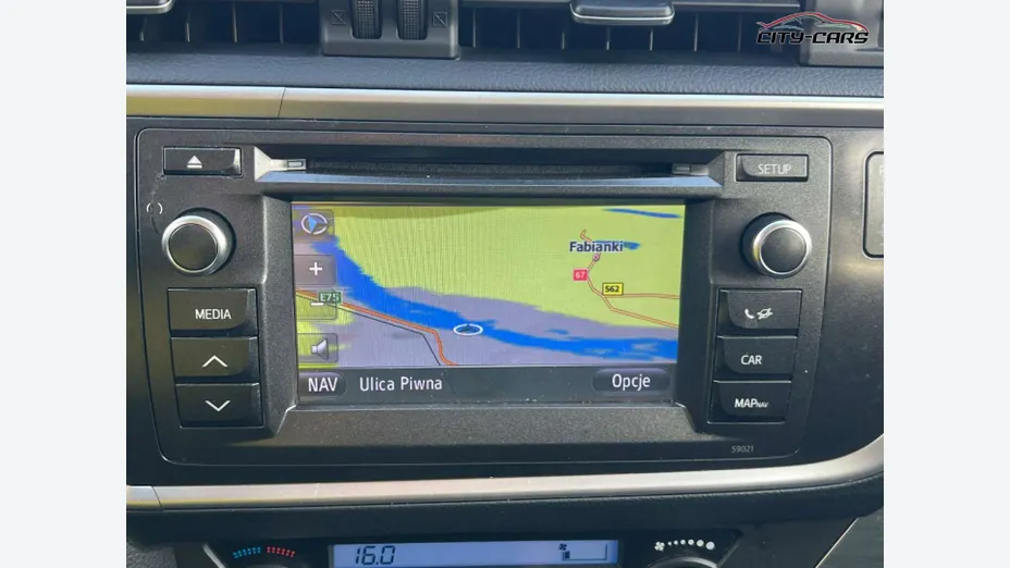 TOYOTA Auris -