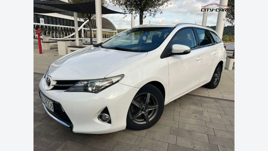 TOYOTA Auris -
