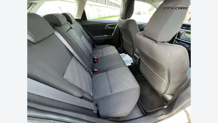 TOYOTA Auris -