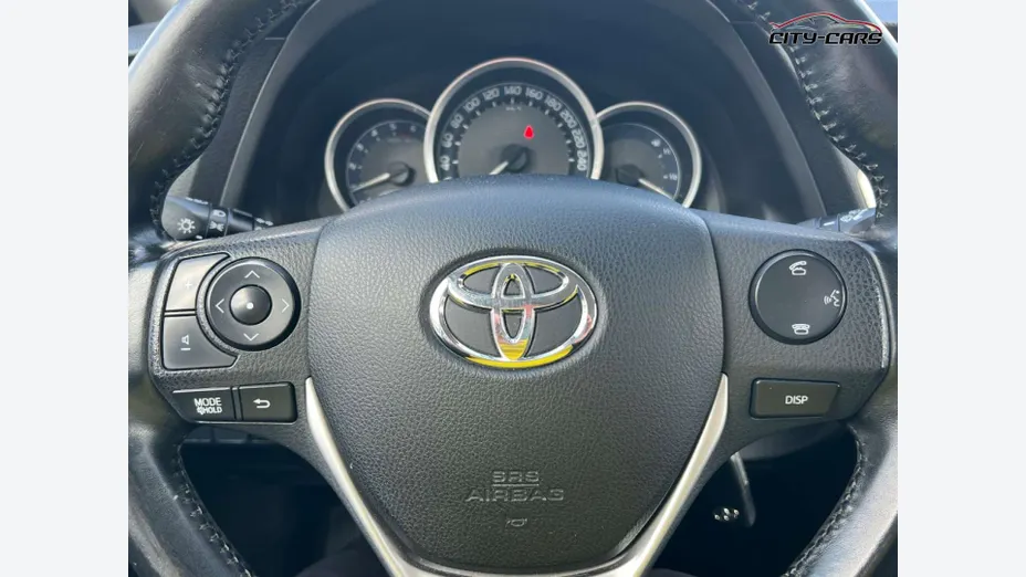TOYOTA Auris -