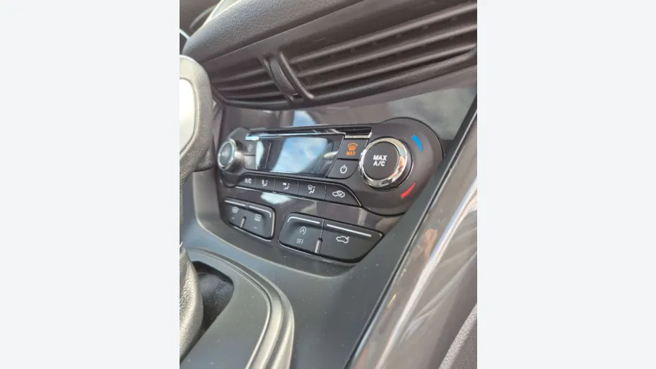 FORD Kuga -