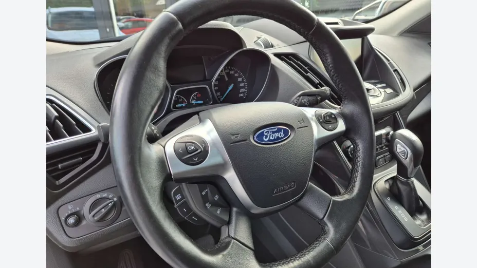 FORD Kuga -