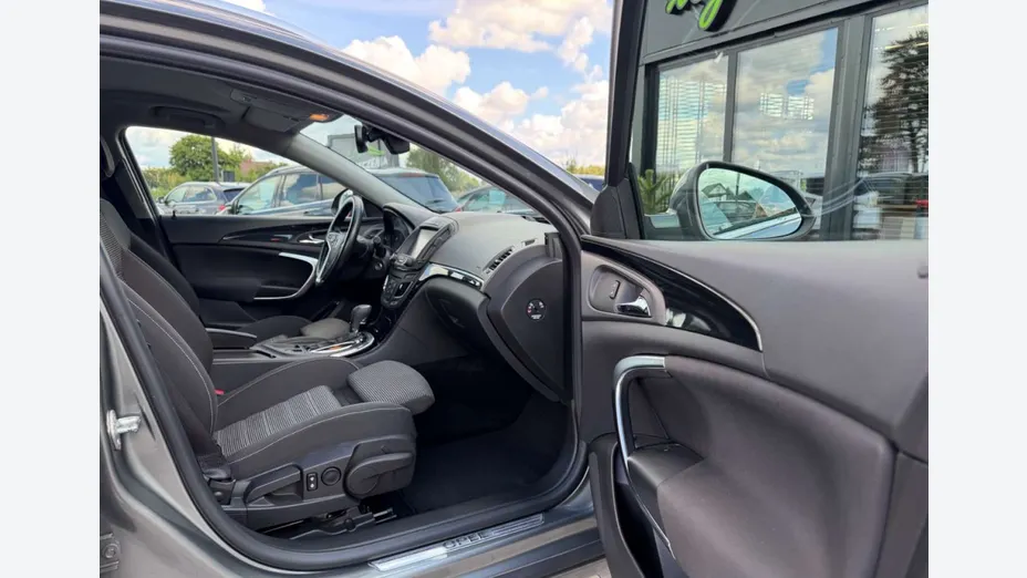 OPEL Insignia -