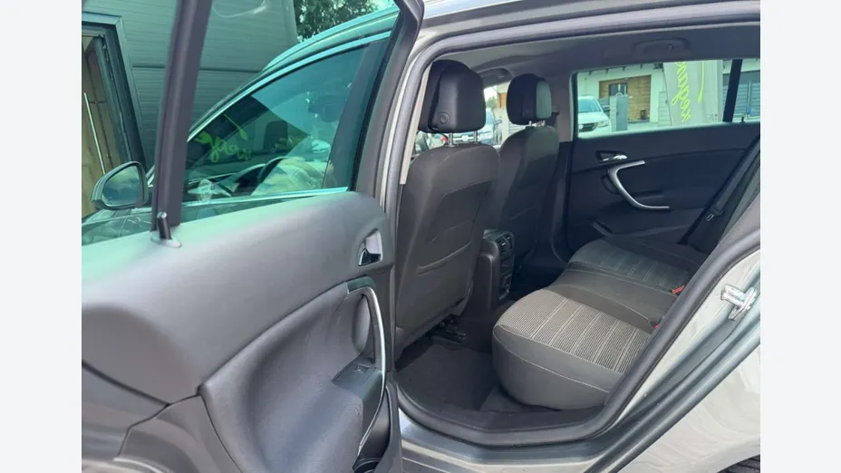 OPEL Insignia -