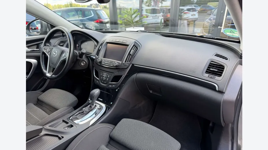 OPEL Insignia -