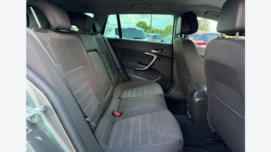 OPEL Insignia -
