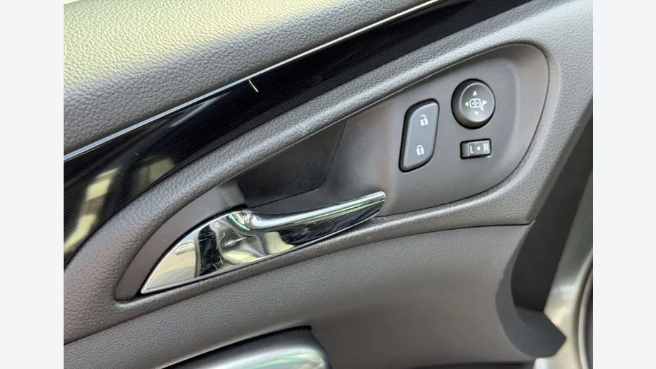 OPEL Insignia -