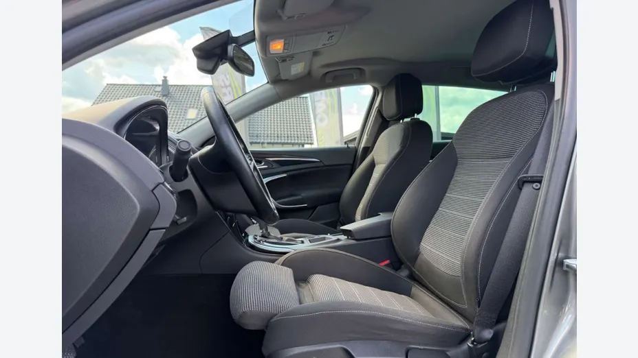 OPEL Insignia -