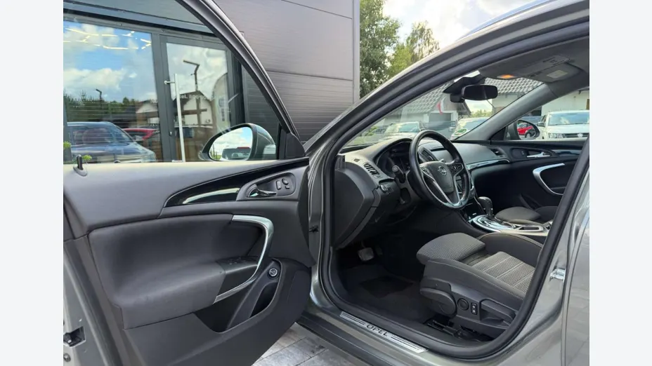 OPEL Insignia -