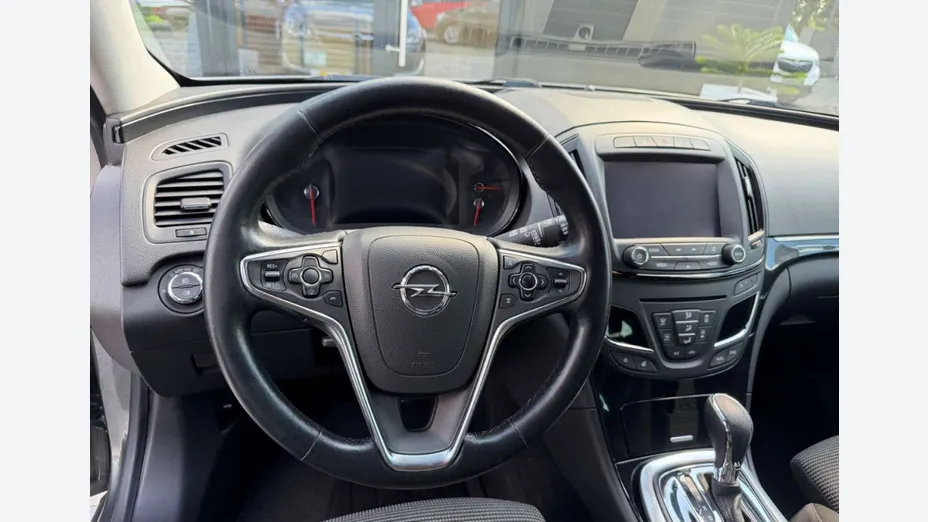 OPEL Insignia -