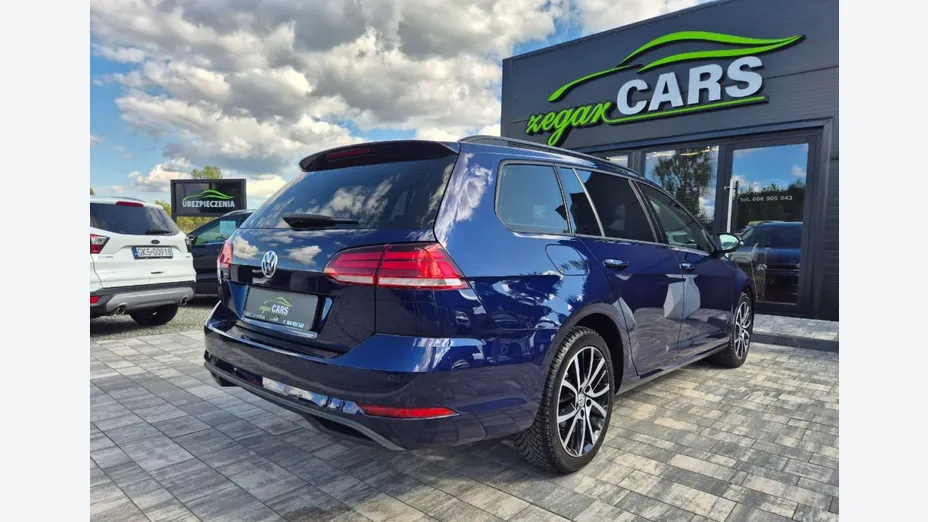 VOLKSWAGEN Golf -