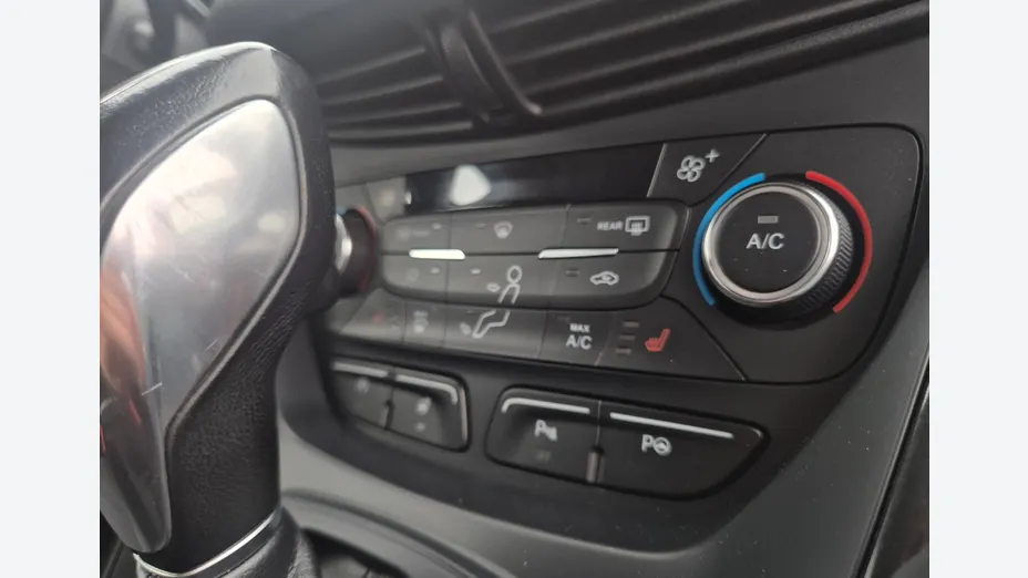 FORD Kuga -