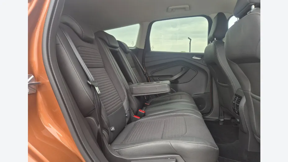 FORD Kuga -