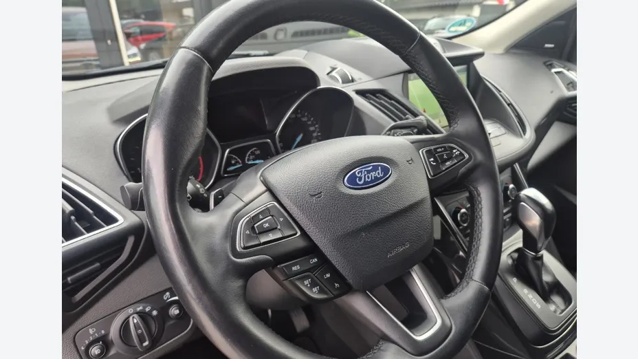 FORD Kuga -