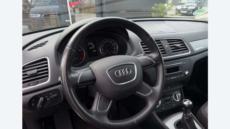 AUDI Q3 -