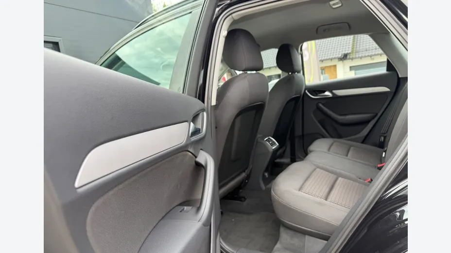 AUDI Q3 -