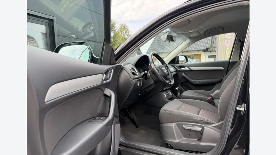 AUDI Q3 -