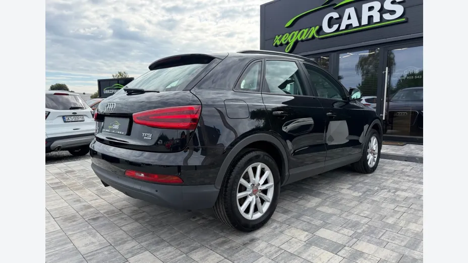 AUDI Q3 -