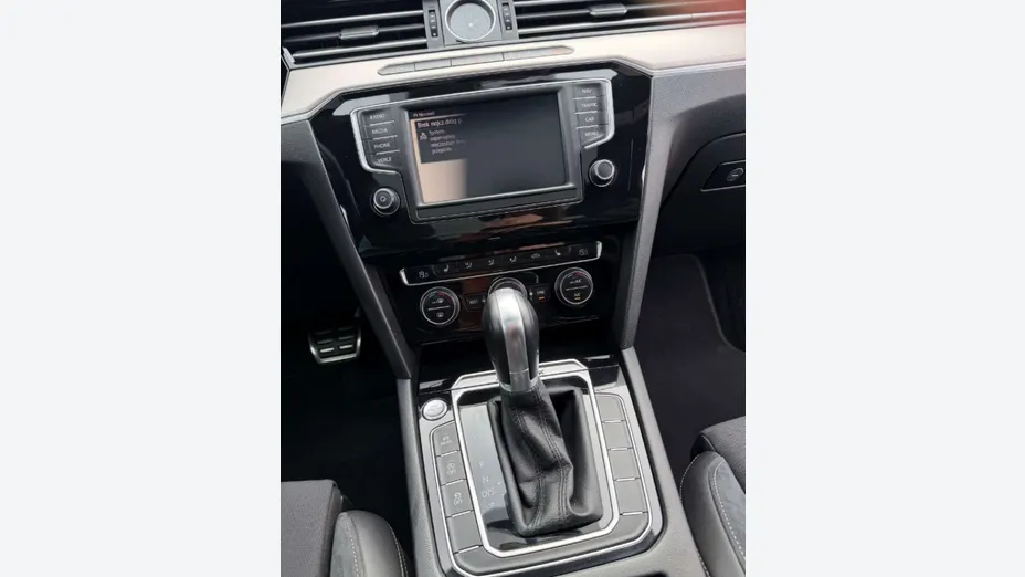VOLKSWAGEN Passat -