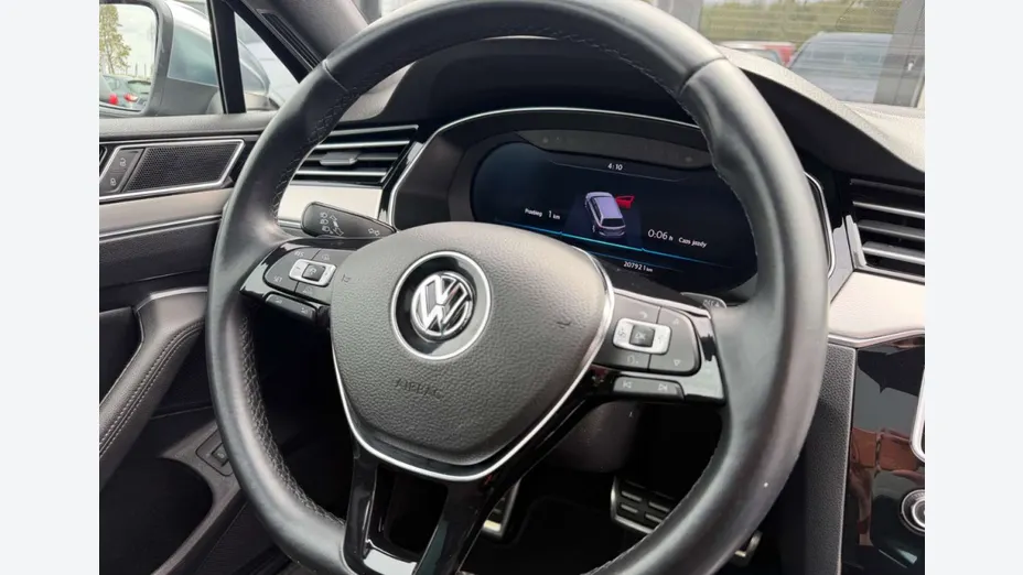VOLKSWAGEN Passat -