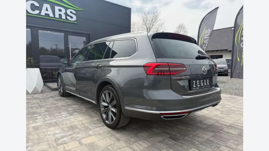 VOLKSWAGEN Passat -