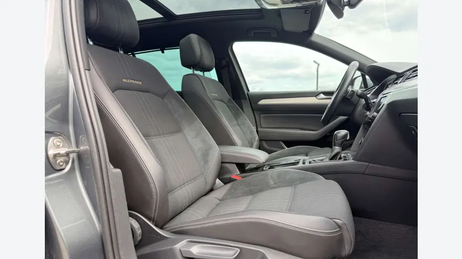 VOLKSWAGEN Passat -