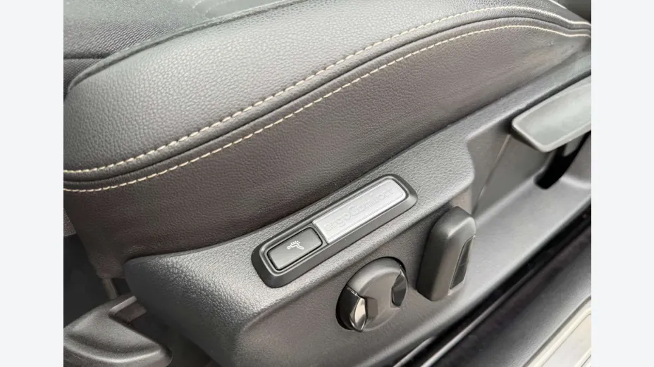 VOLKSWAGEN Passat -