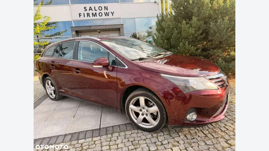TOYOTA Avensis -
