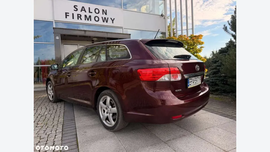 TOYOTA Avensis -