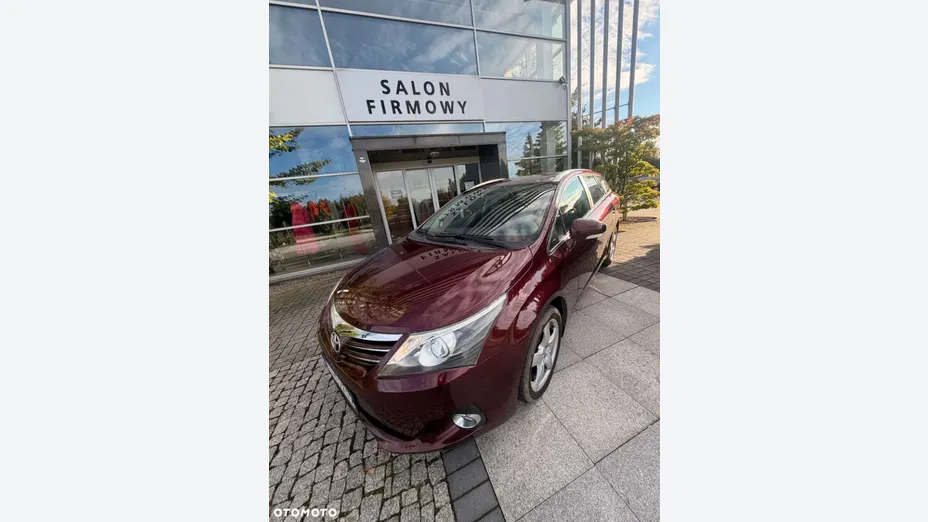 TOYOTA Avensis -