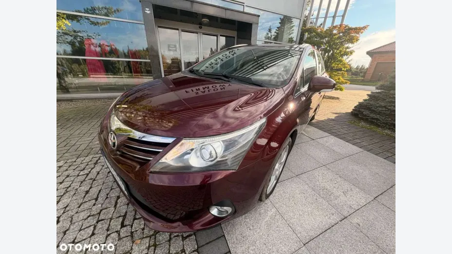 TOYOTA Avensis -