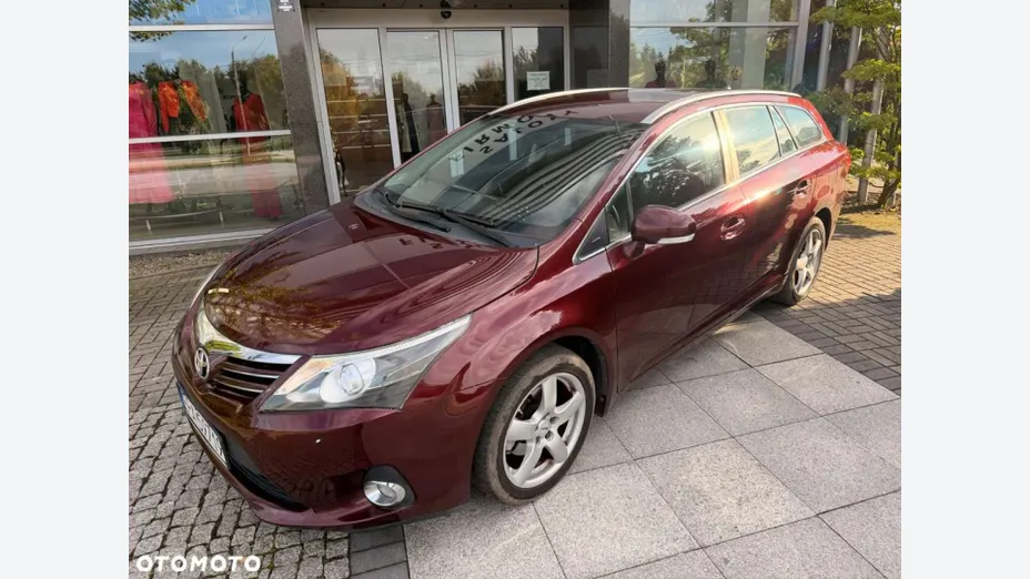TOYOTA Avensis -