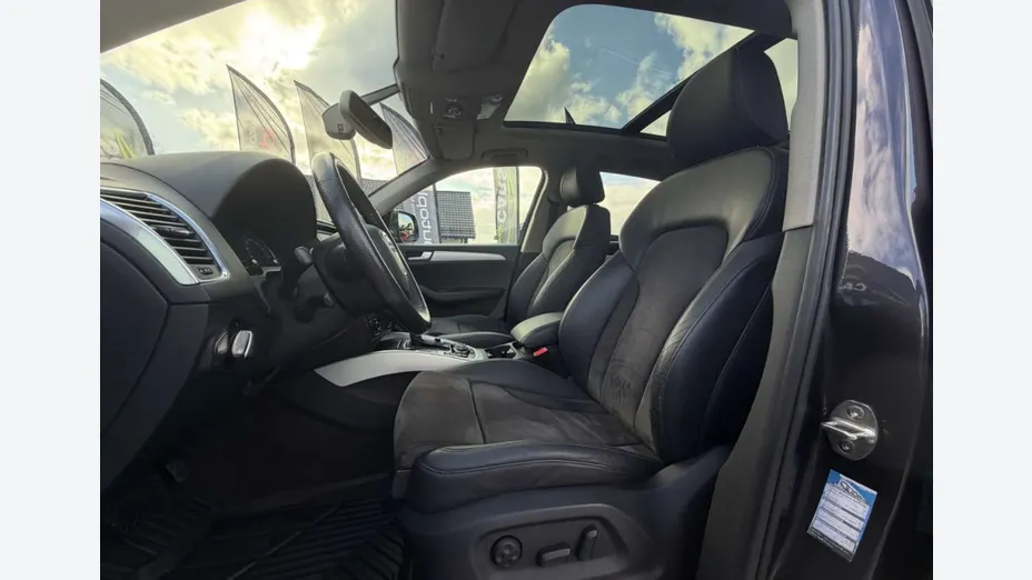 AUDI Q5 -