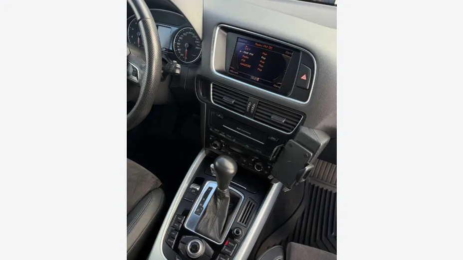 AUDI Q5 -