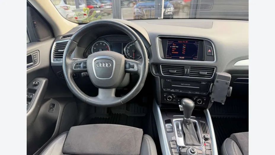 AUDI Q5 -