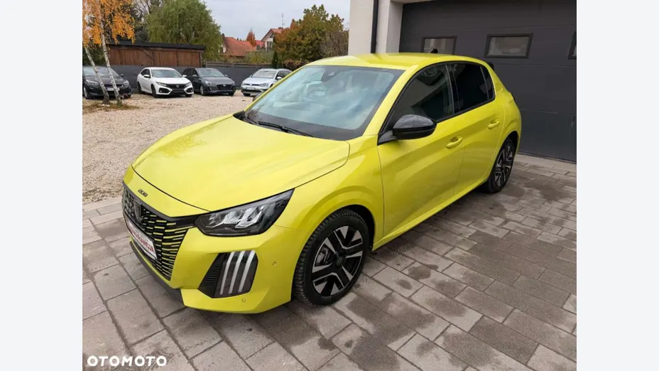 PEUGEOT 208 -