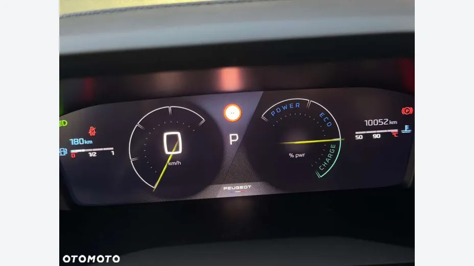 PEUGEOT 208 -