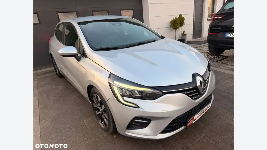 RENAULT Clio -