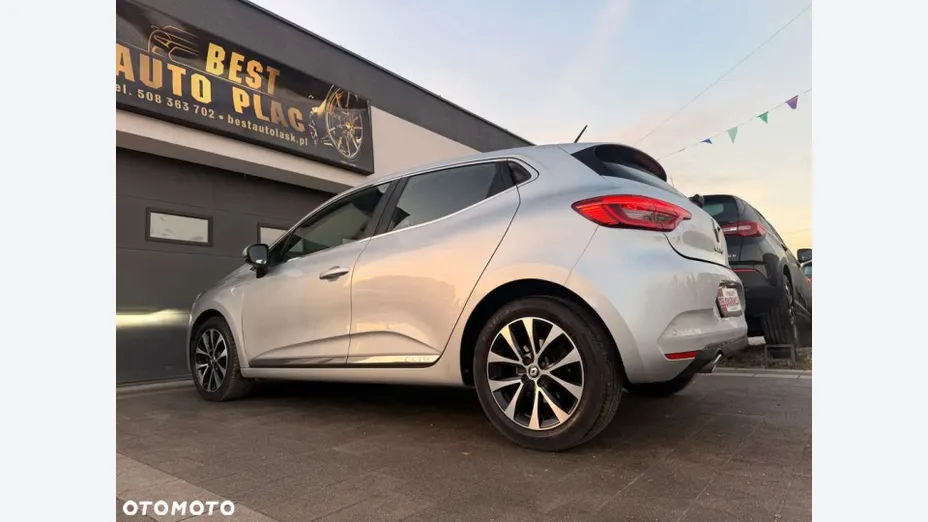 RENAULT Clio -
