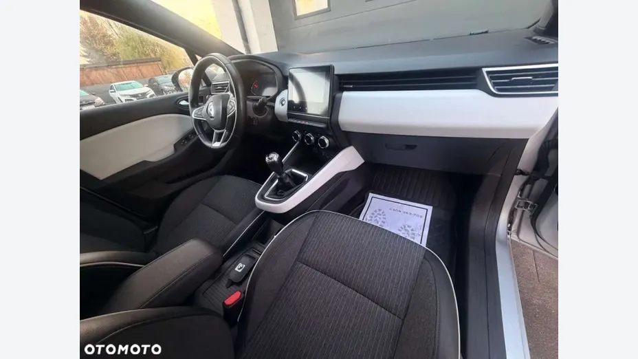 RENAULT Clio -