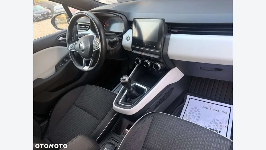 RENAULT Clio -