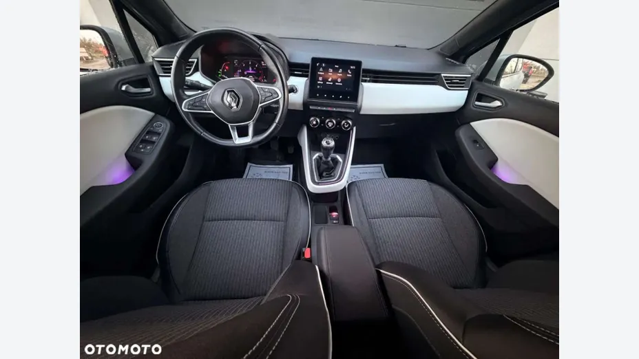 RENAULT Clio -