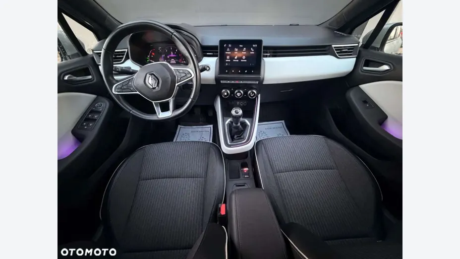 RENAULT Clio -