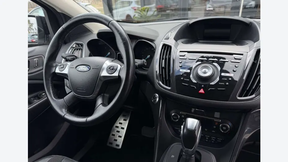 FORD Kuga -