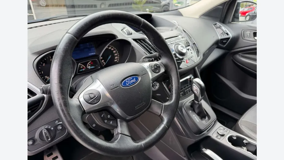 FORD Kuga -