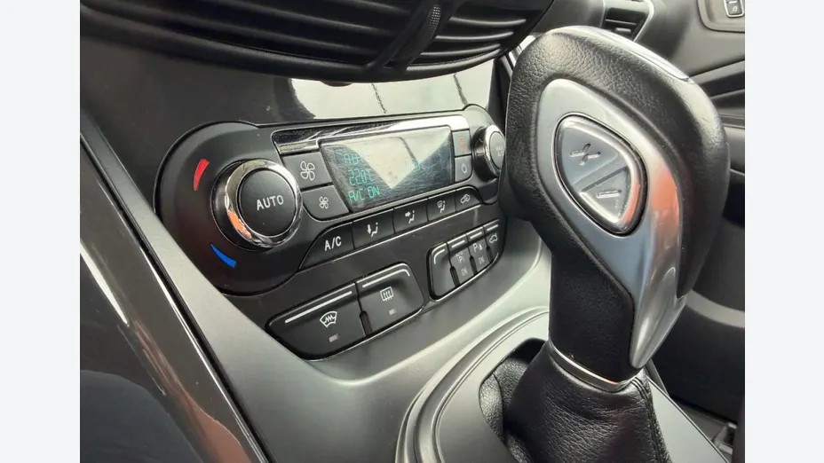 FORD Kuga -