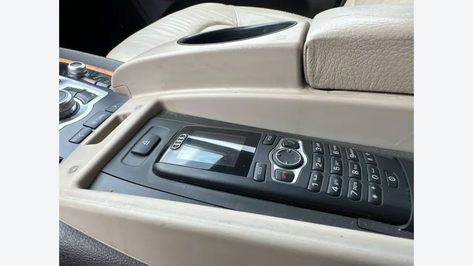 AUDI Q7 -